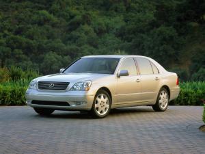 Lexus LS430 2000 года